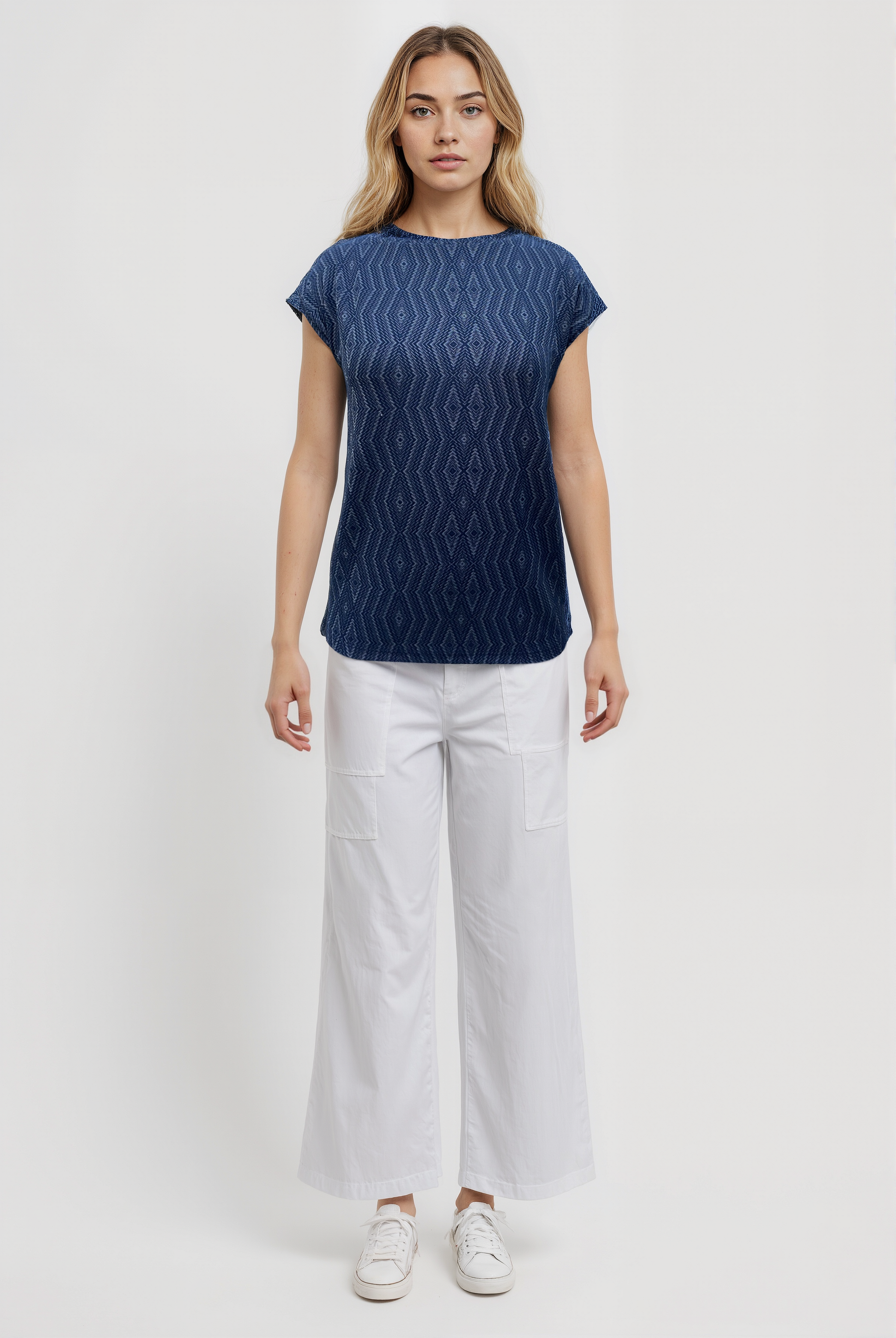 SKY GLITTER S/S TOP in Black Iris