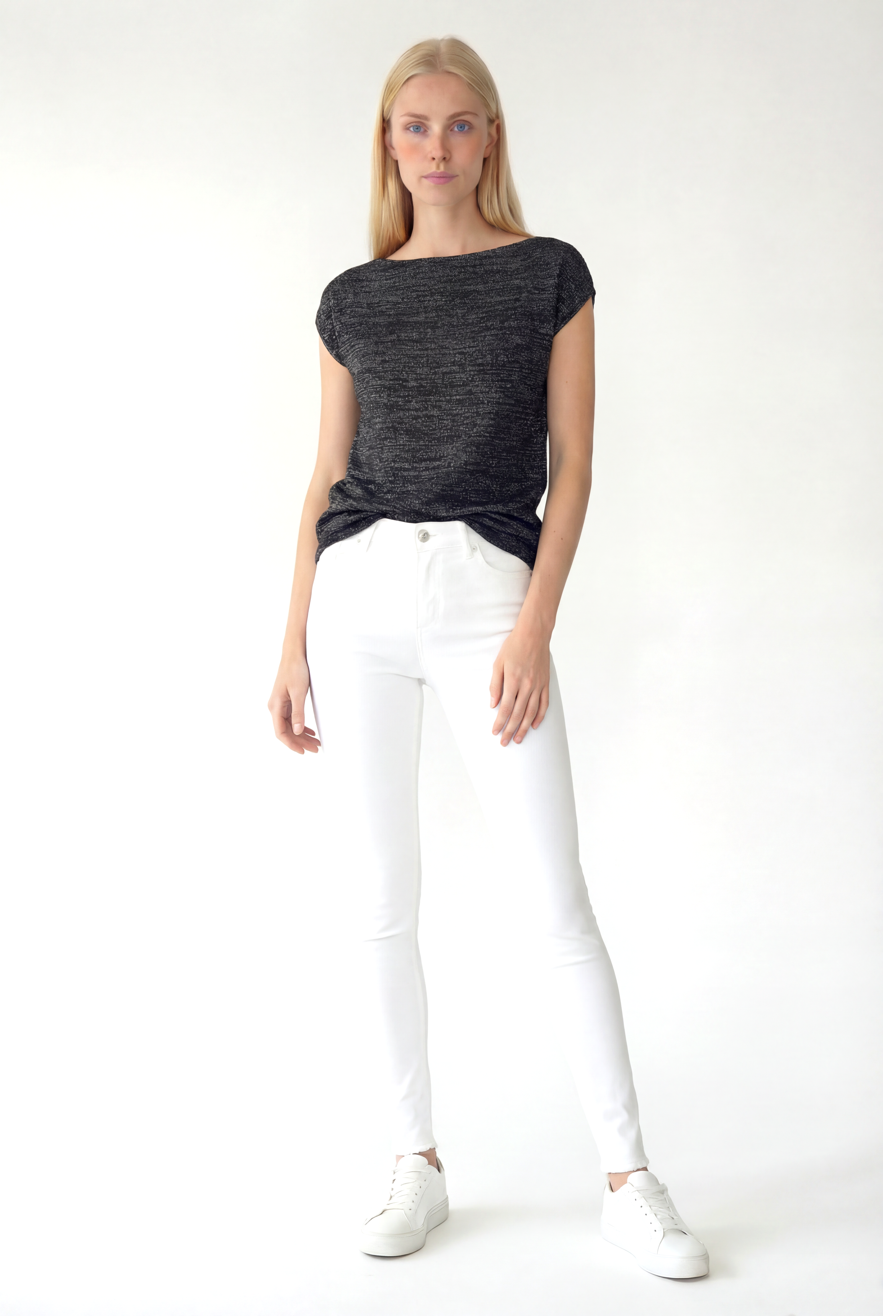 SKY GLITTER S/S TOP in Black, Silver