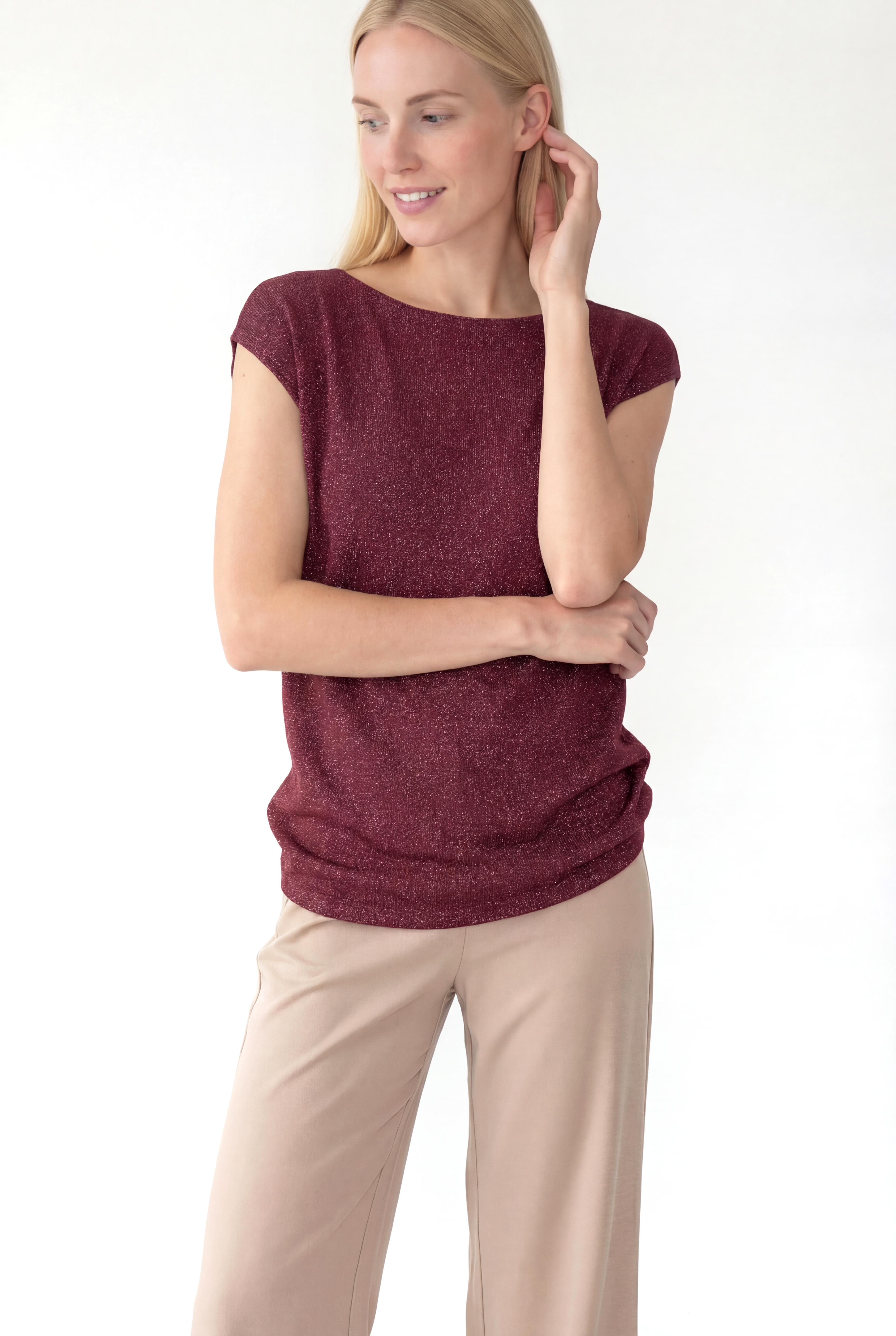 SKY GLITTER S/S TOP in Cabarnet
