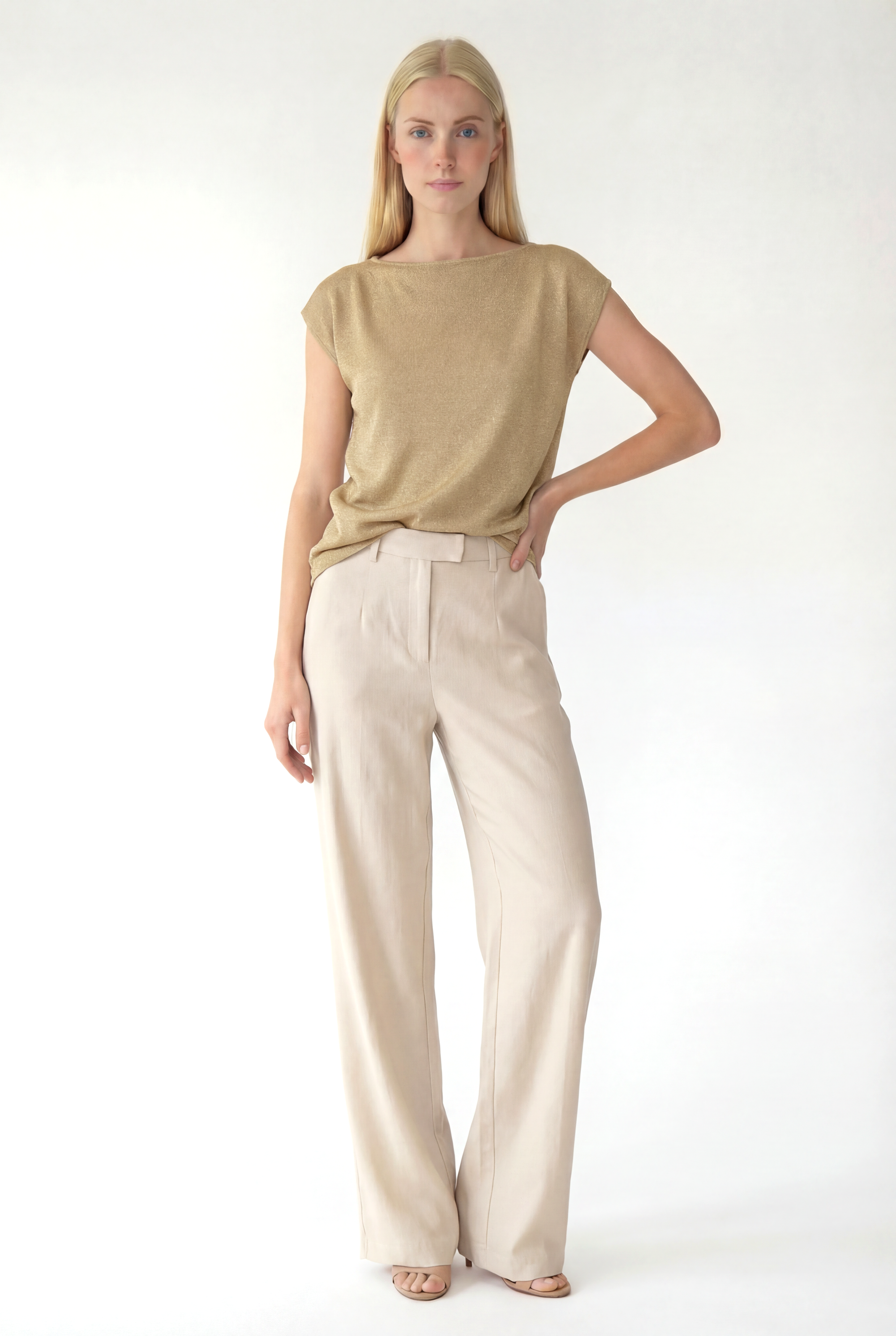 SKY GLITTER S/S TOP in Tan