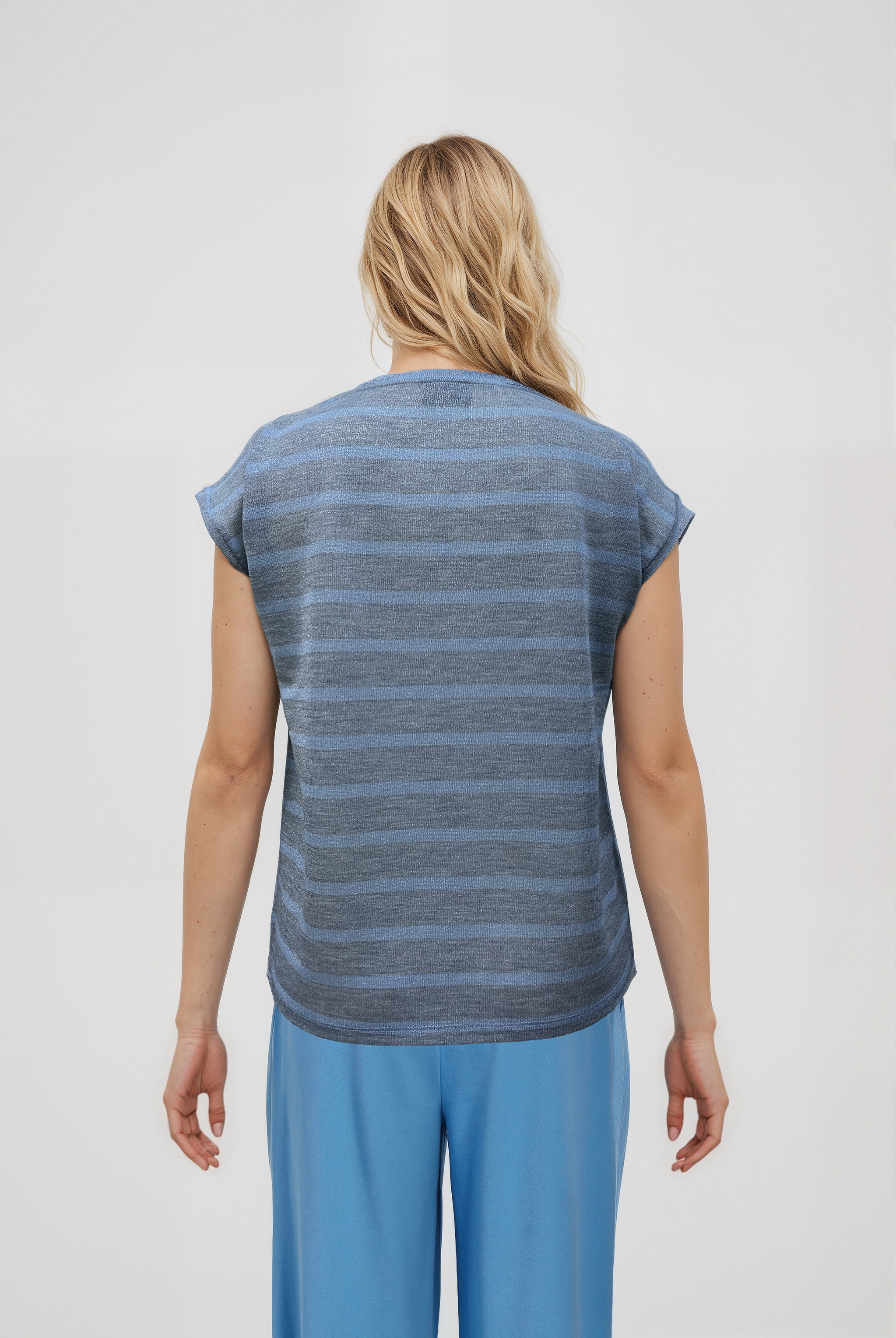 SKY GLITTER S/S TOP in Light Grey