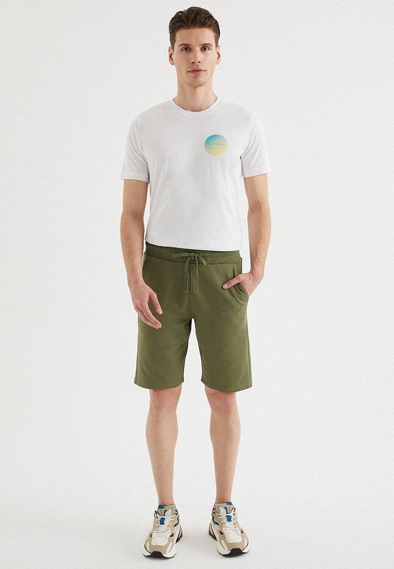 CORE SHORTS in Capulet Olive
