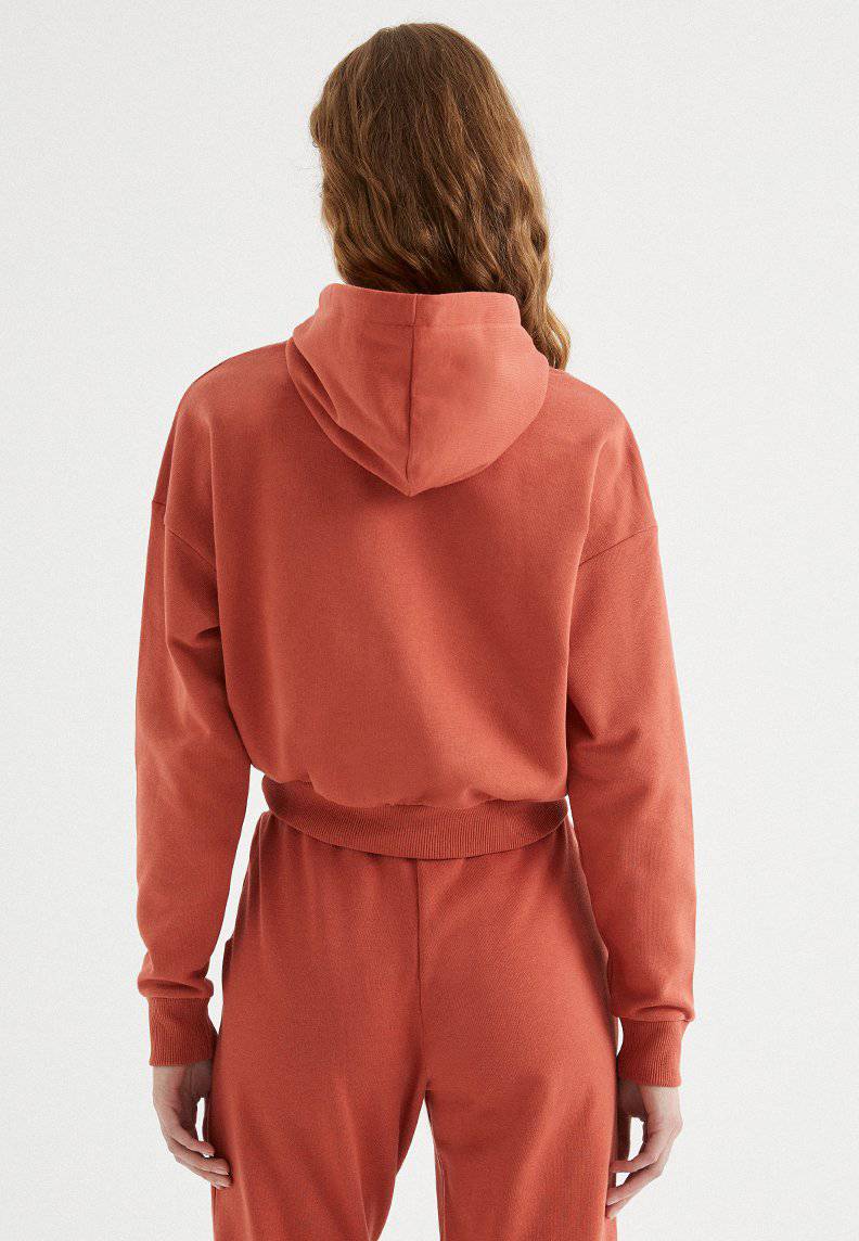 ENJOY CROPPED HOODIE in Ketchup