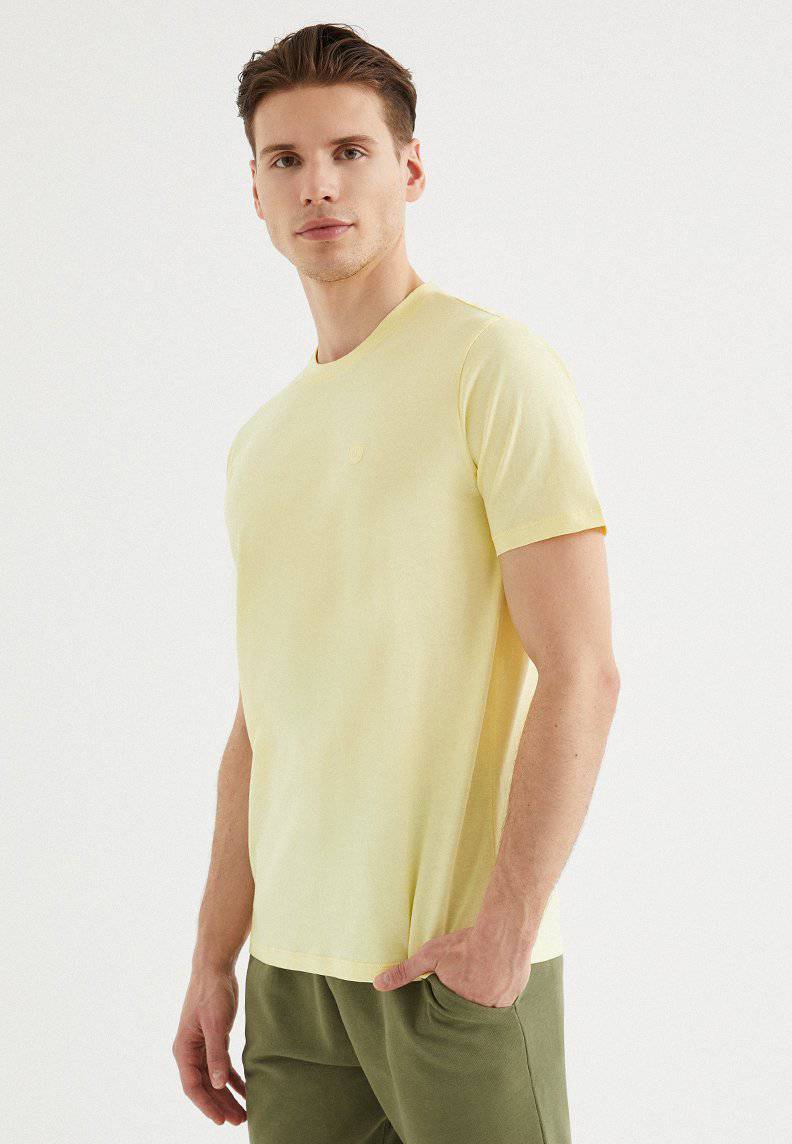 VITAL O-NECK TEE in French Vanilla