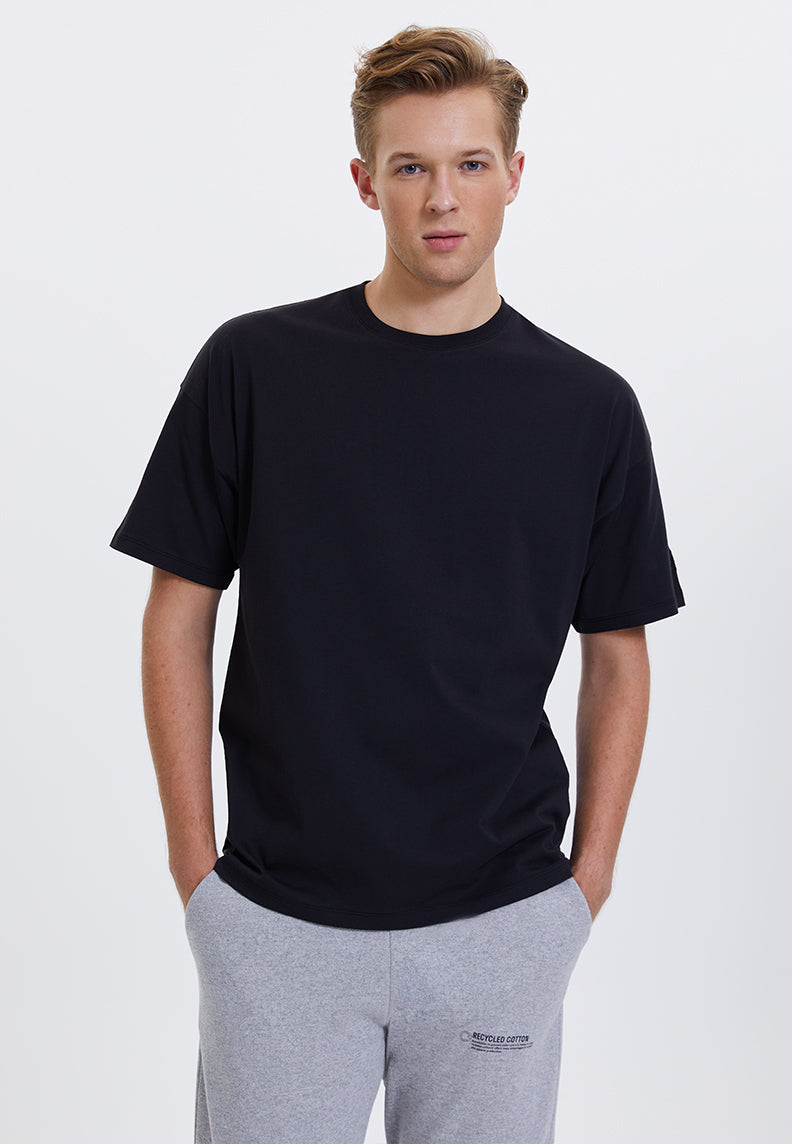 ESSENTIALS OVERSIZED TEE in Black