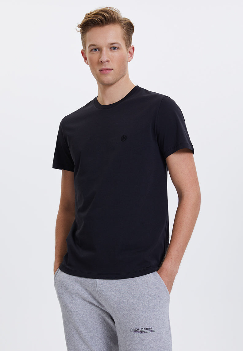 VITAL O NECK TEE in Black
