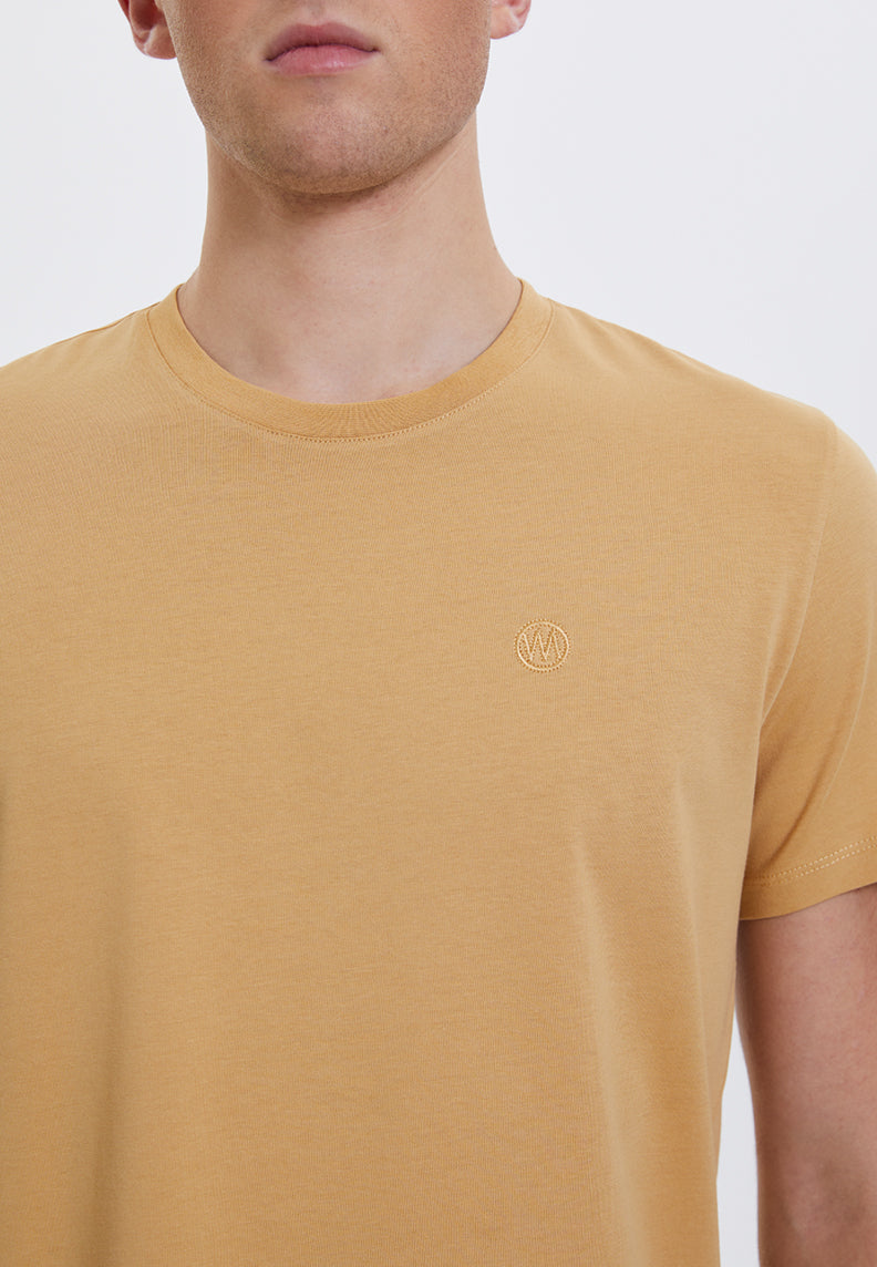 VITAL O NECK TEE in Iced Coffee