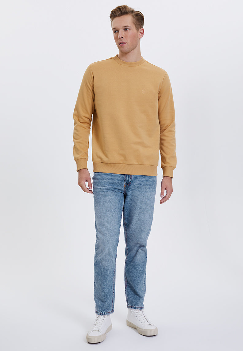 CORE O NECK SWEAT in Iced Coffee