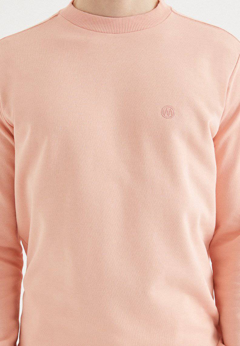 CORE O-NECK SWEAT in Coral Cloud