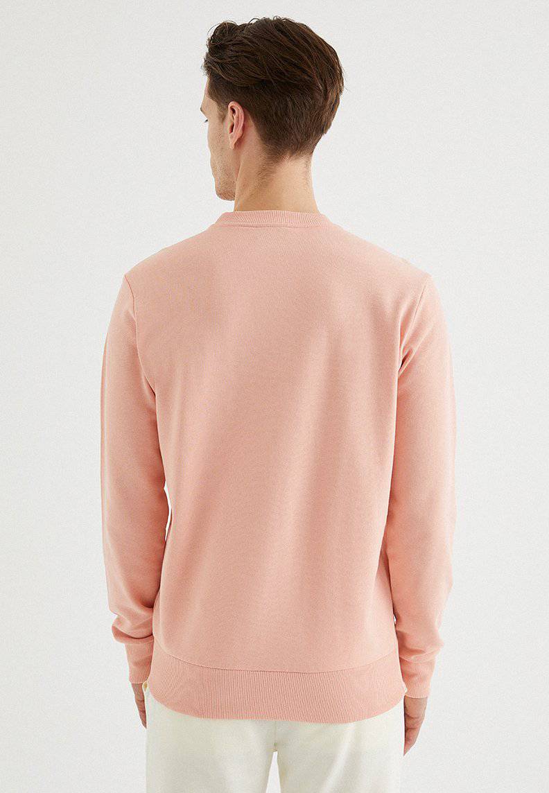 CORE O-NECK SWEAT in Coral Cloud