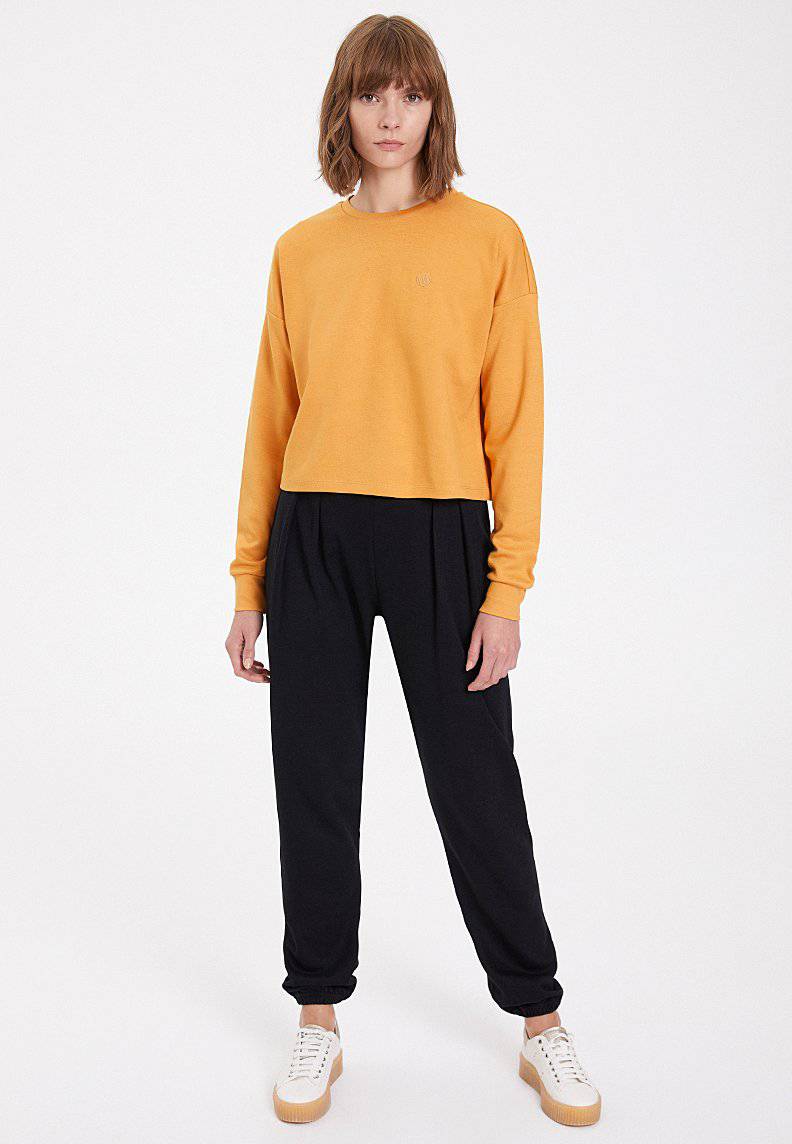 ESSENTIALS CUFFED JOGGER in Black