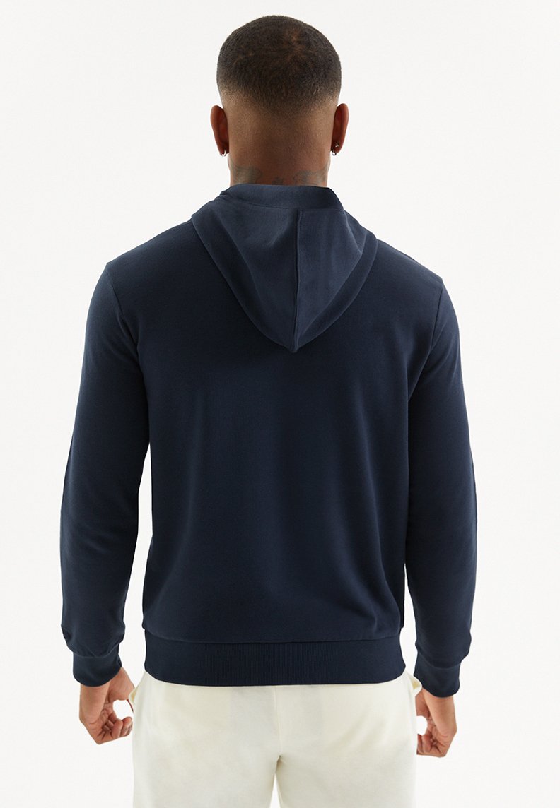 SIGNATURE HOODIE mit TASCHE in Total Eclipse