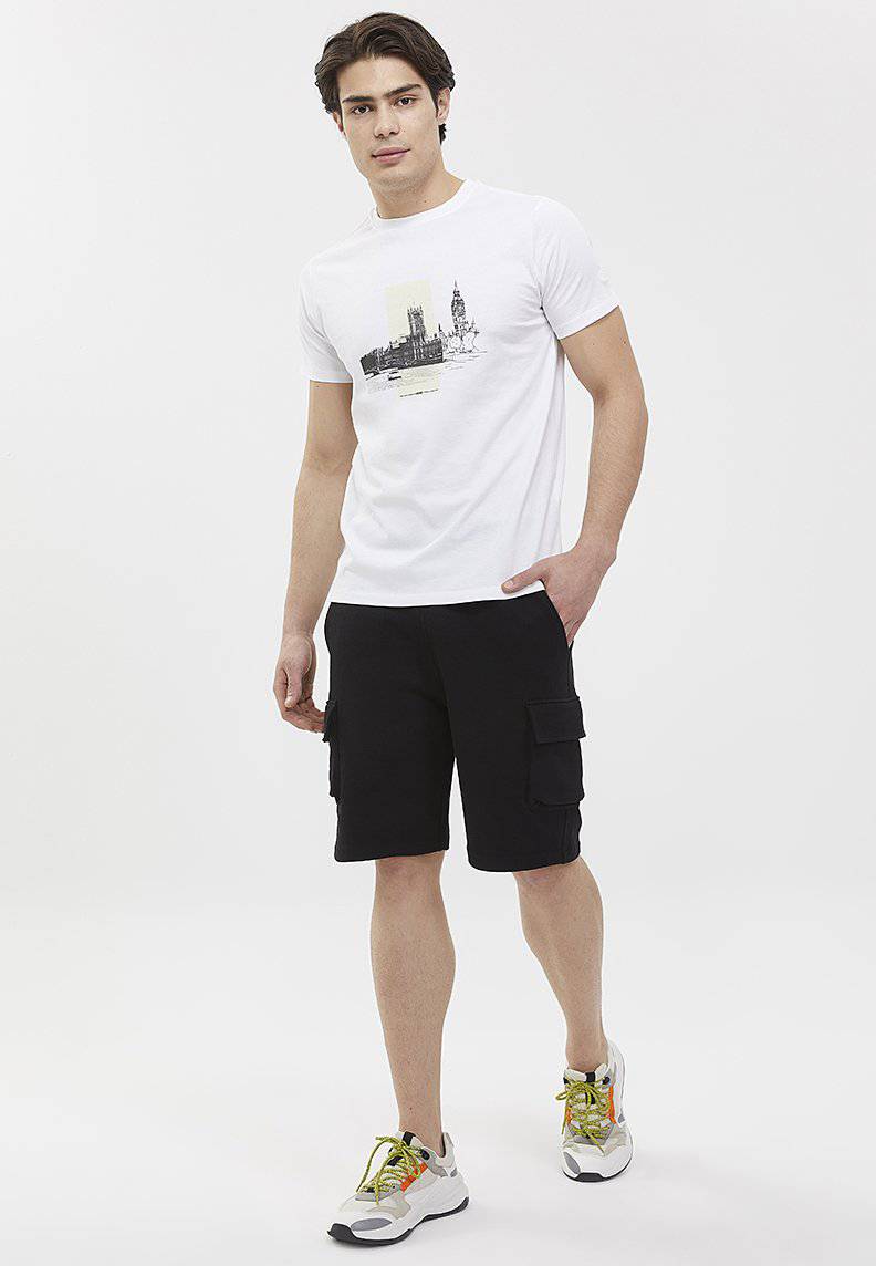 ESSENTIALS SHORT w/Pocket in Black