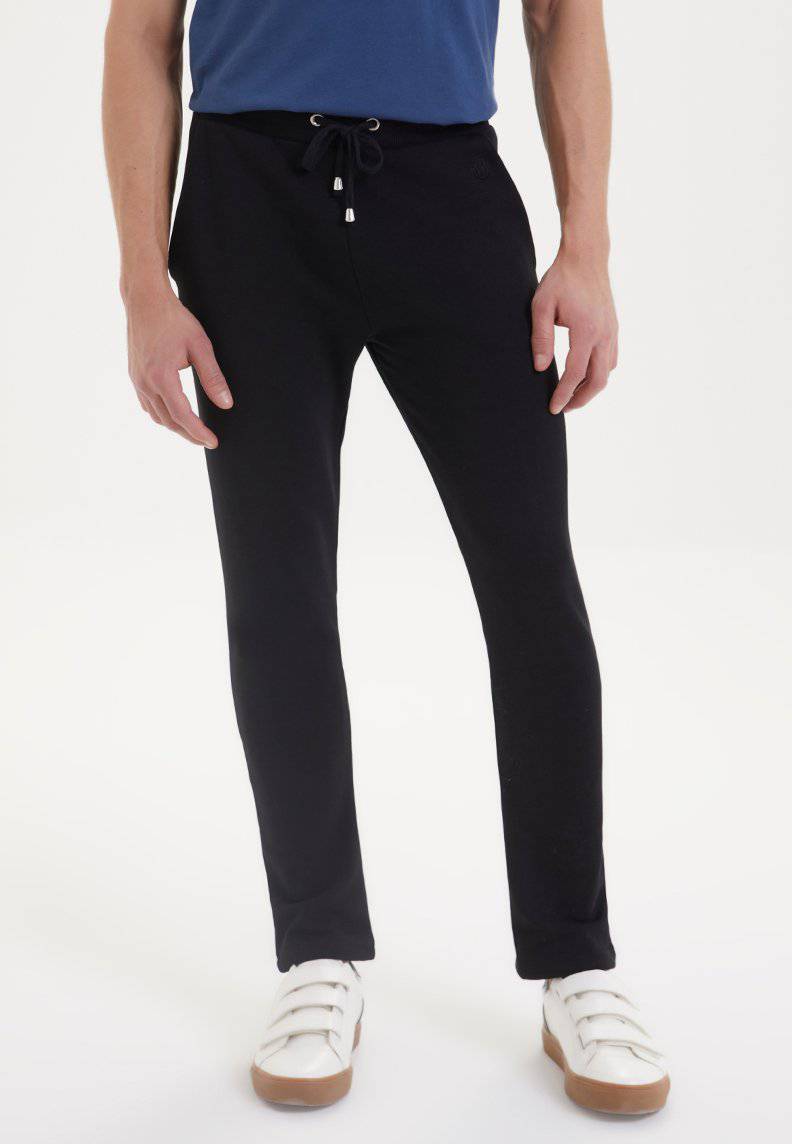 ESSENTIALS SWEATPANT in Black