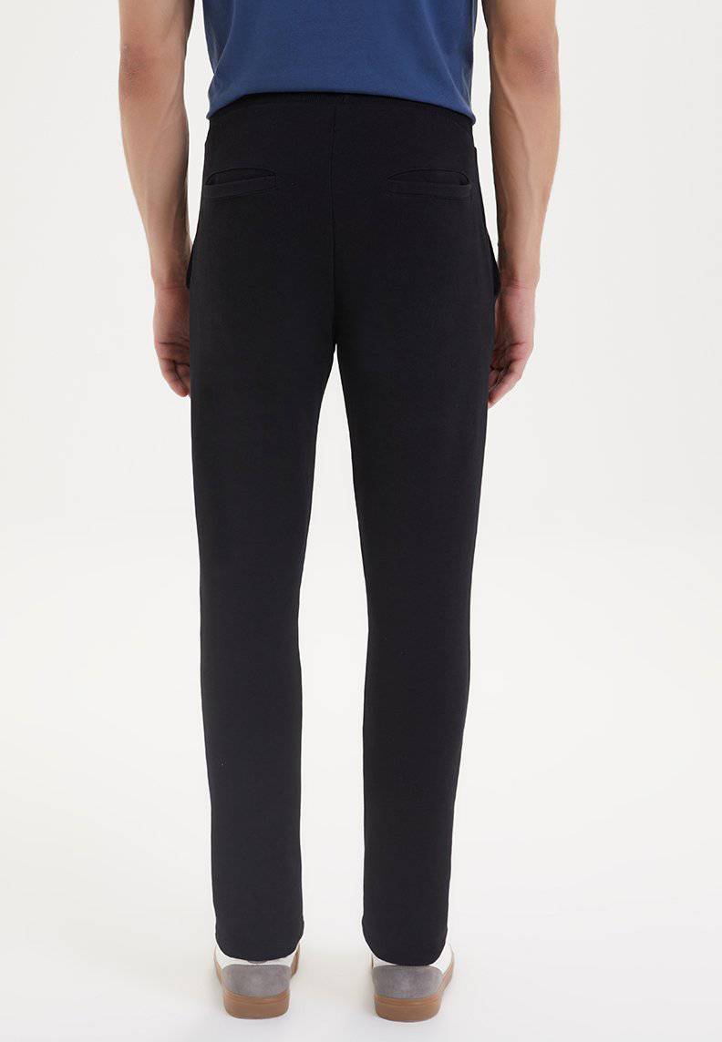 ESSENTIALS SWEATPANT in Black