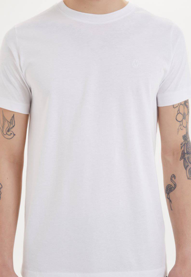 ESSENTIALS O-NECK T-SHIRT in White