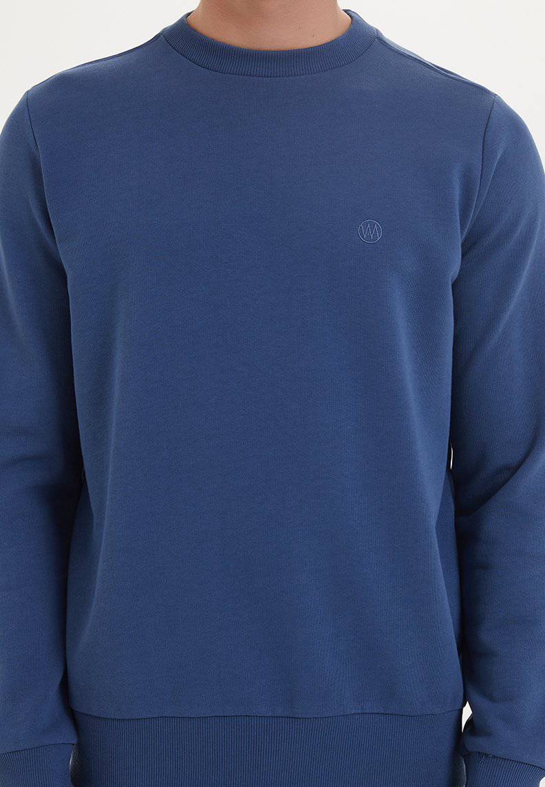 ESSENTIALS SWEAT in Dark Denim