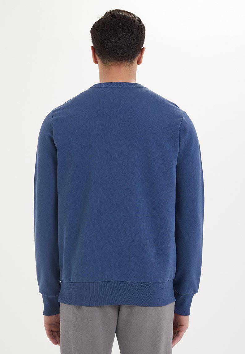 ESSENTIALS SWEAT in Dark Denim