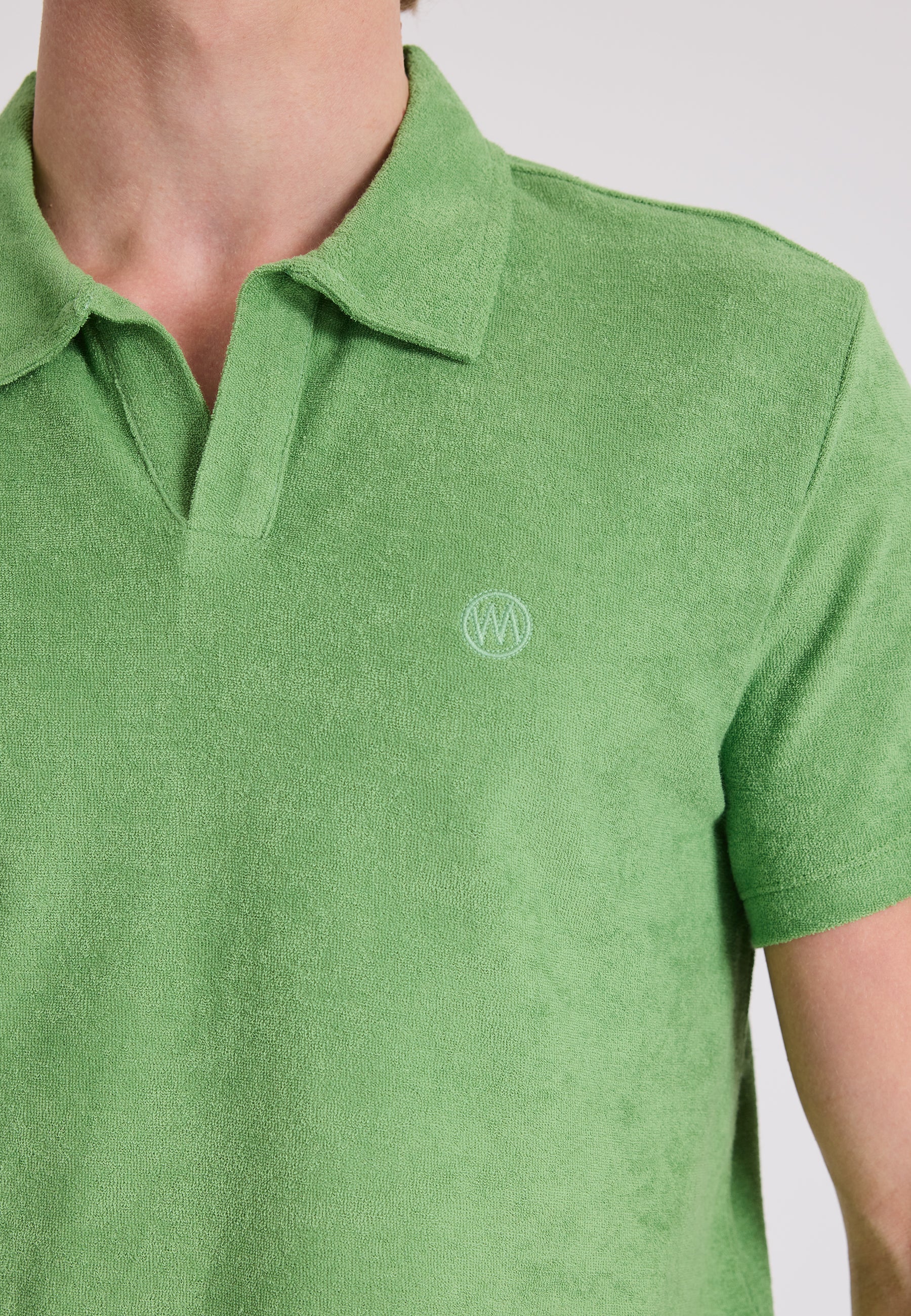 BREEZE TOWELLING POLO SHIRT in Piquant Green