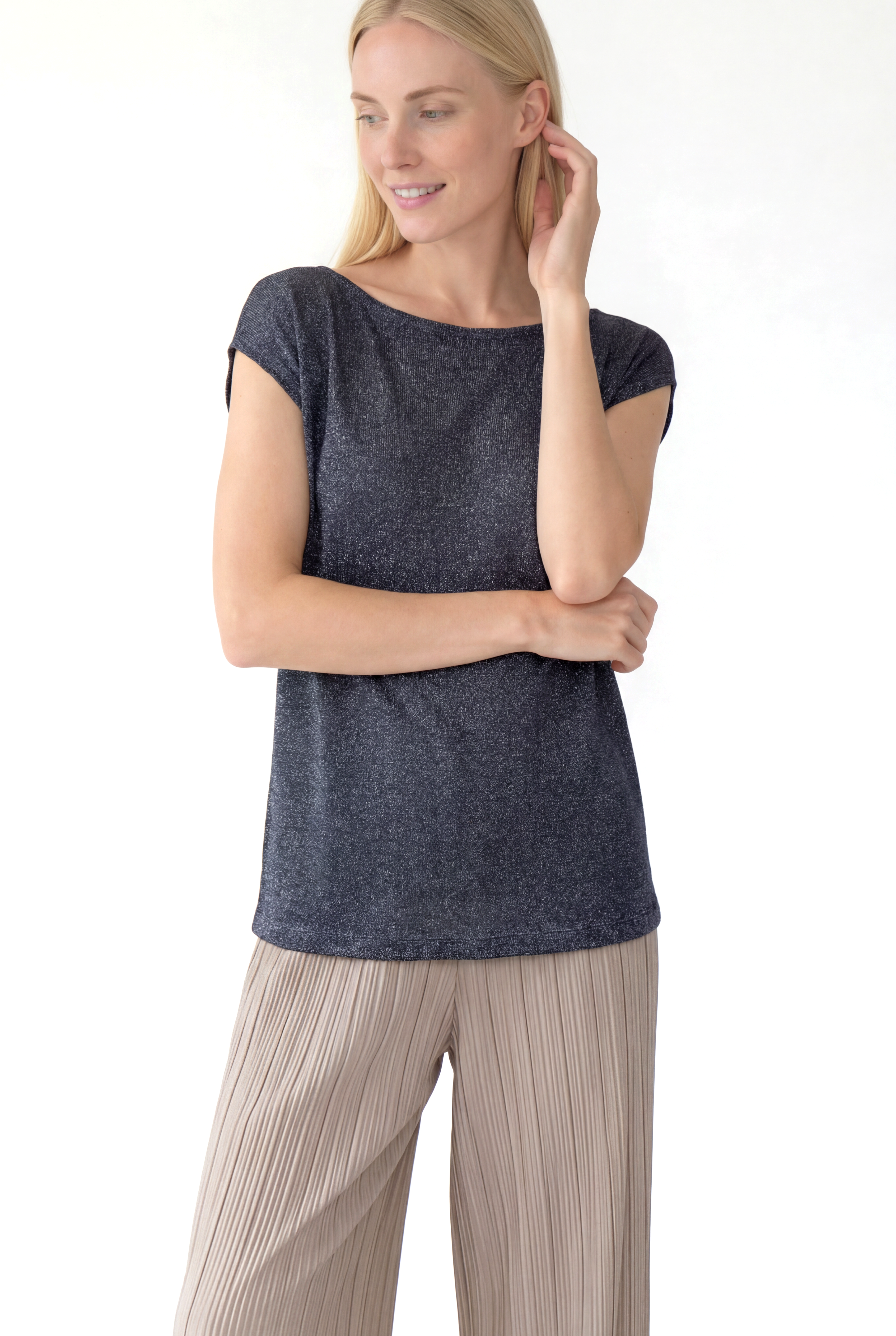 SKY GLITTER S/S TOP in Black, Silver