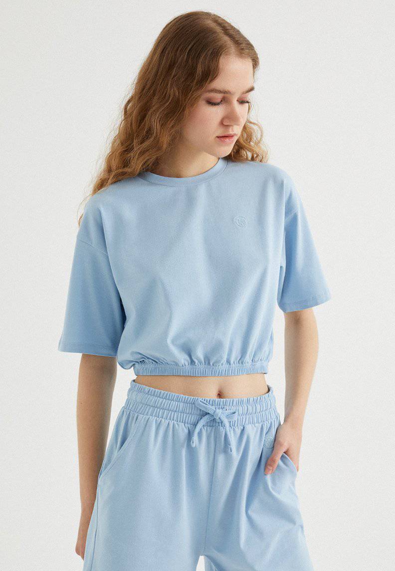 TOUCH CROP SET in Powder Blue