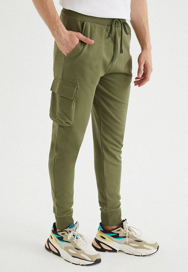 CORE UTILITY JOGGER in Capulet Olive