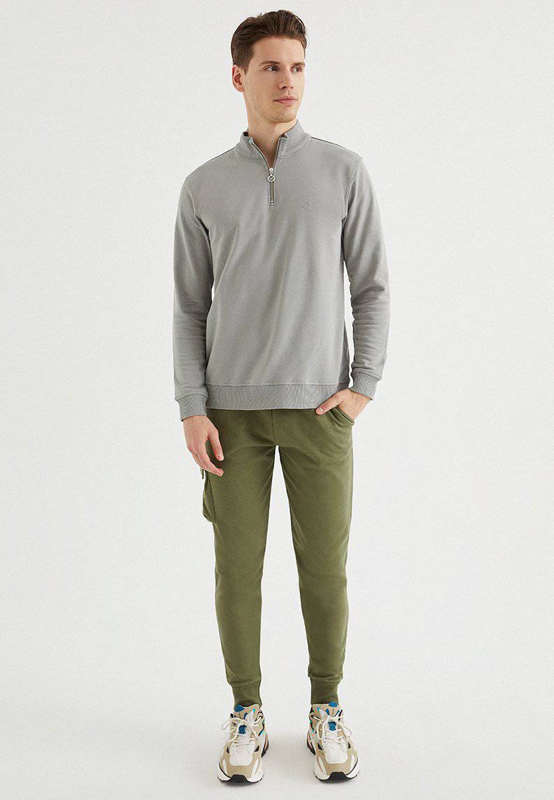 CORE HALF ZIP SWEAT in Griffin