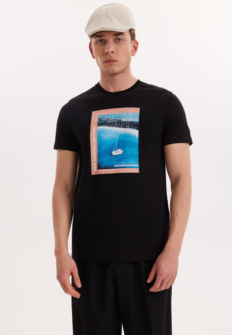 WMCOLLAGE MOMENT TEE in Black