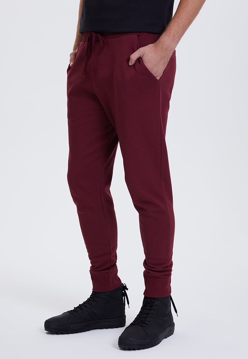 CORE JOGGER in Cabernet