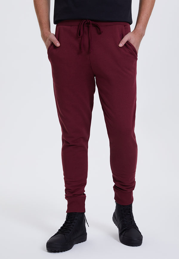 CORE JOGGER in Cabernet