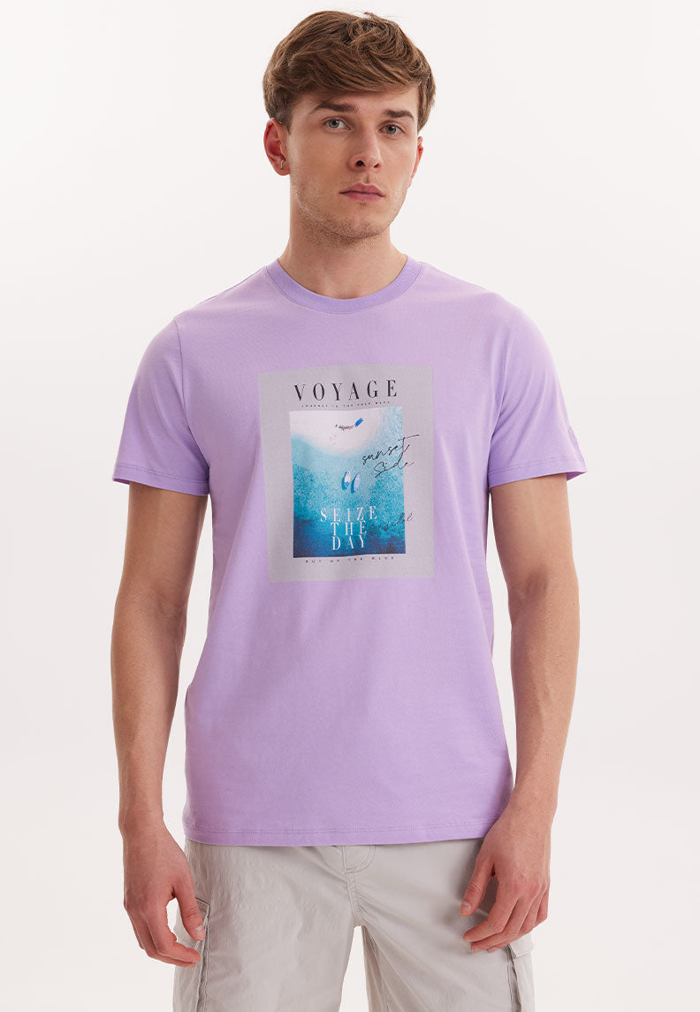 WMCOLLAGE VOYAGE TEE in Lilac Breeze