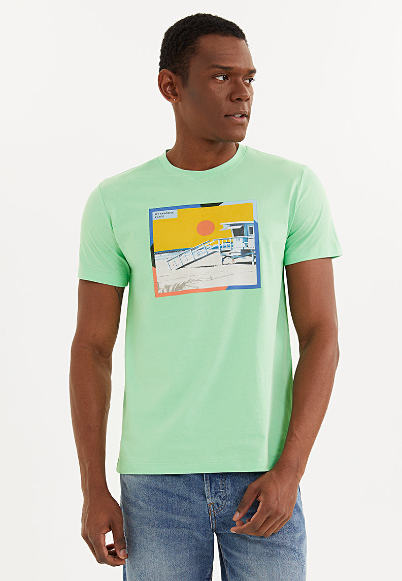 BEACH HOUSE COLLAGE TEE in Fair Green