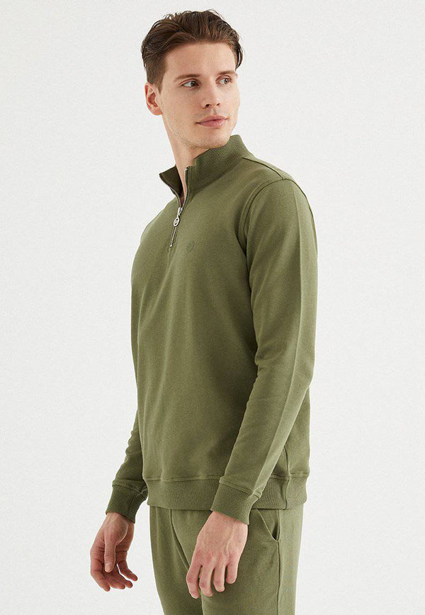 CORE HALF ZIP SWEAT in Capulet Olive