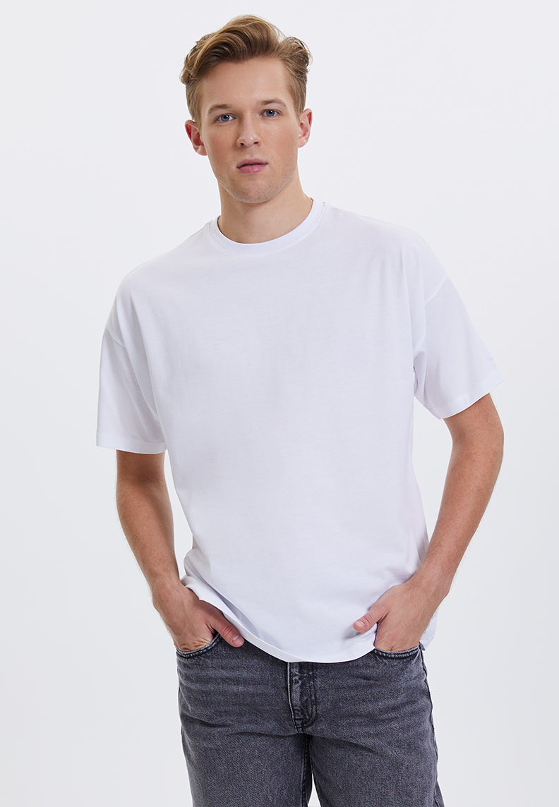 ESSENTIALS OVERSIZED TEE in White