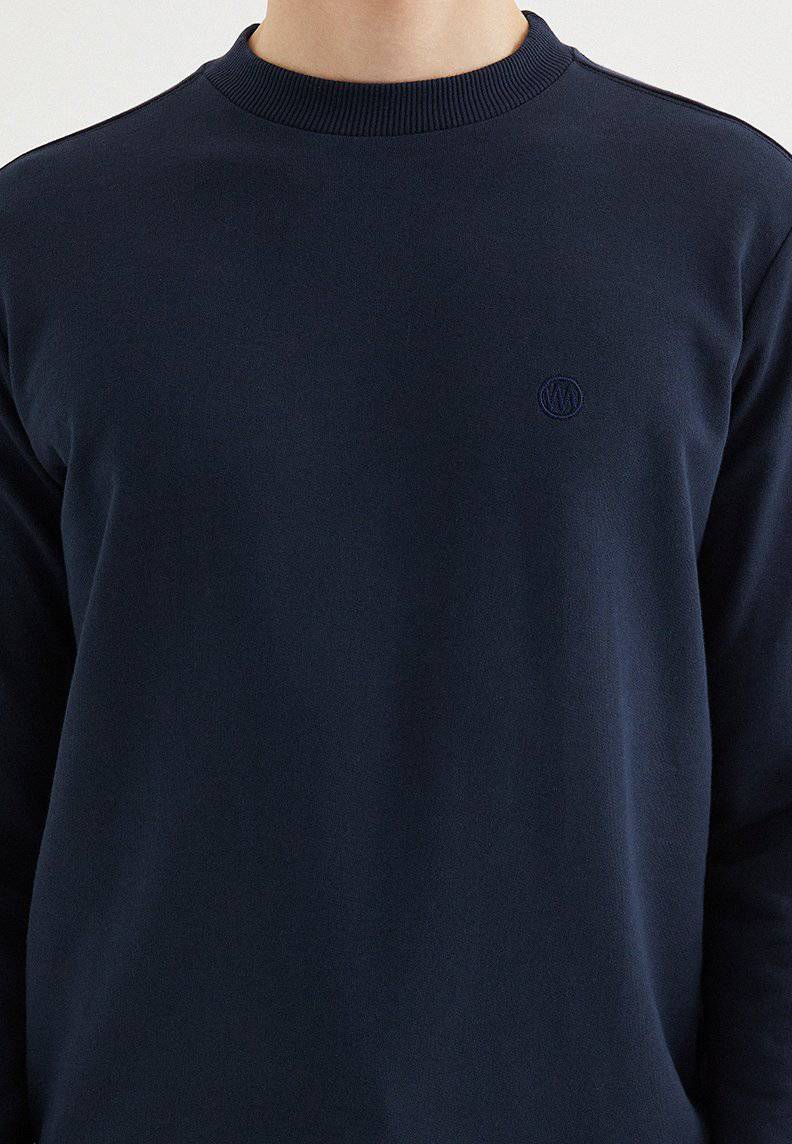 CORE O-NECK SWEAT in Total Eclipse