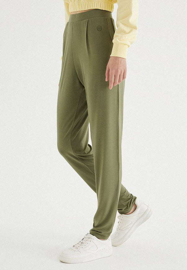 SOFT RELAXED JOGGER in Capulet Olive