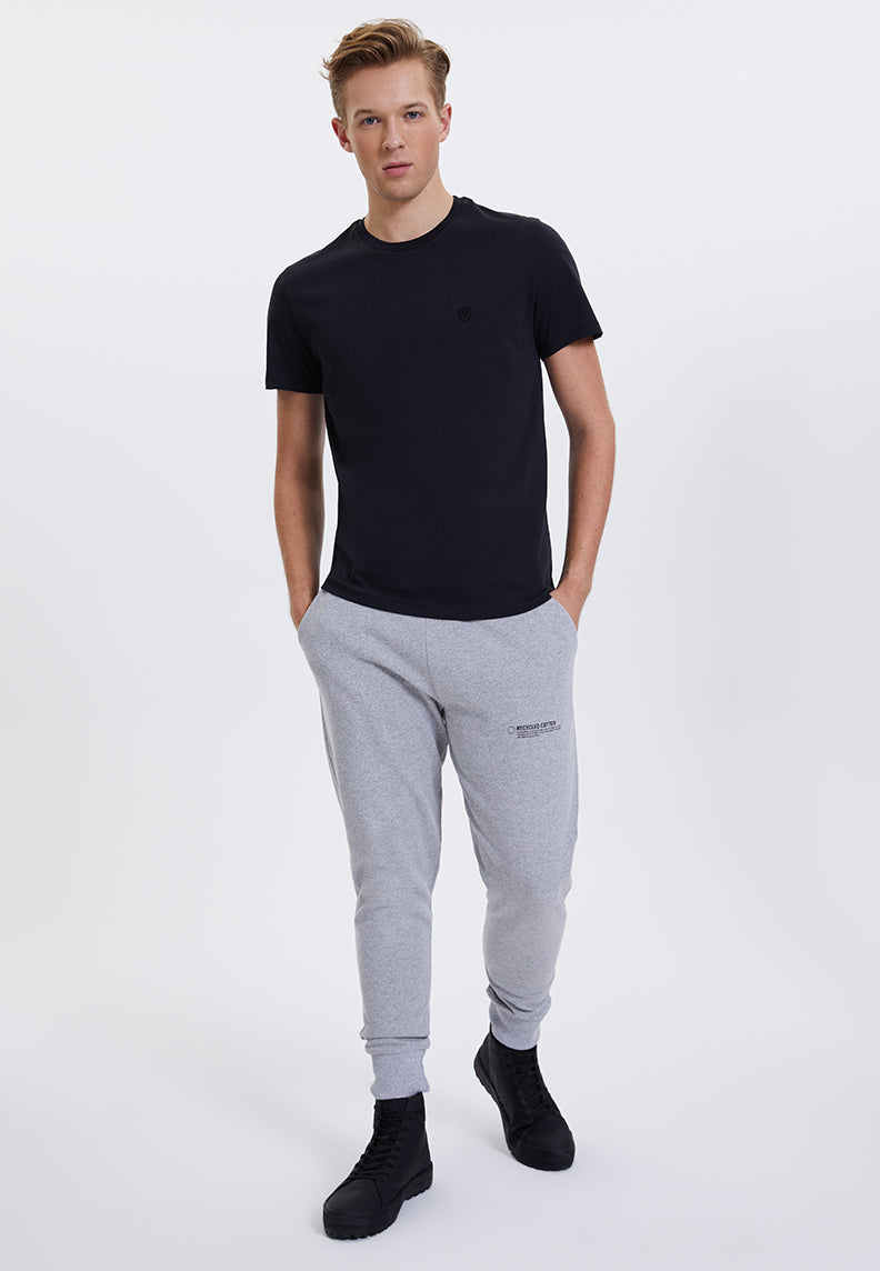 VITAL O NECK TEE in Black