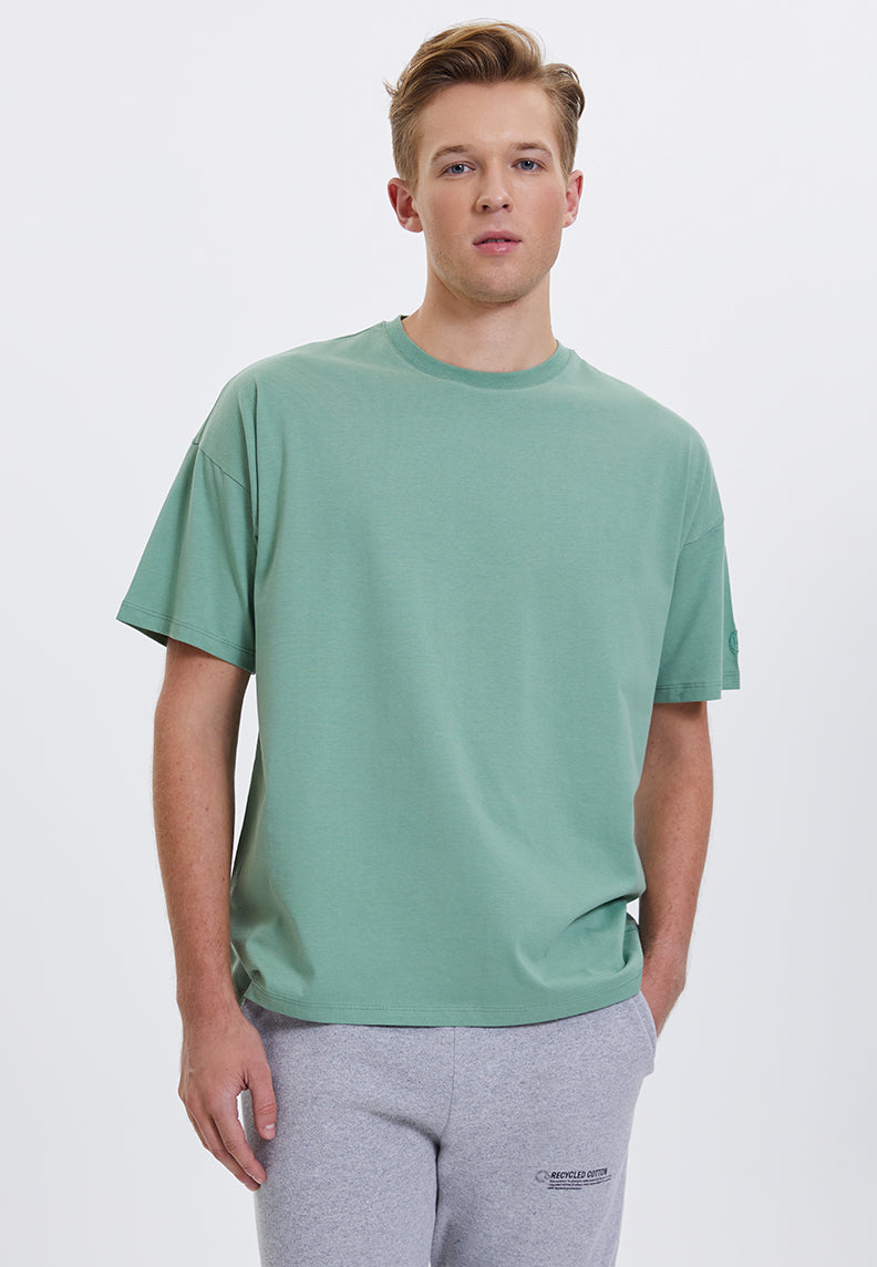 ESSENTIALS OVERSIZED TEE in Hedge Green