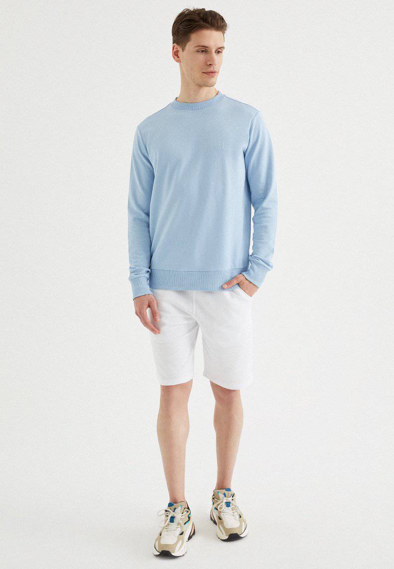 CORE O-NECK SWEAT in Powder Blue