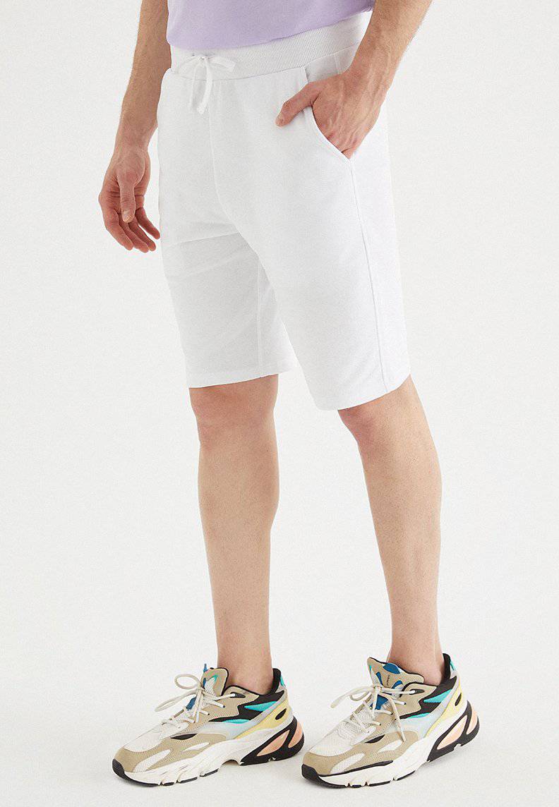 CORE SHORTS in White