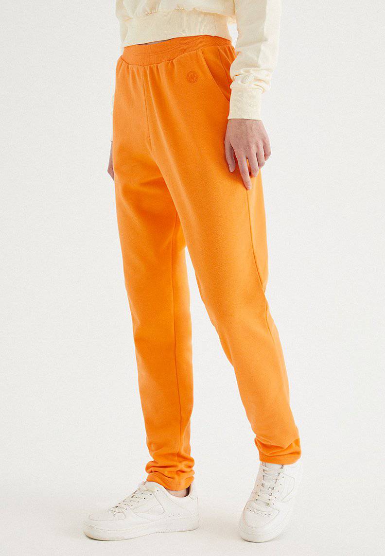 ENJOY TAPPERED JOGGER in Bird of Paradise