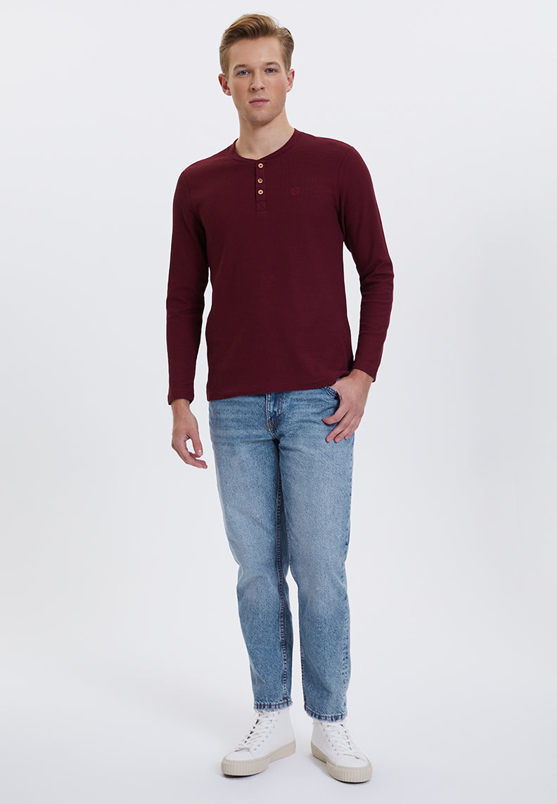 ESSENTIALS LONG SLEEVE HENLEY in Cabernet