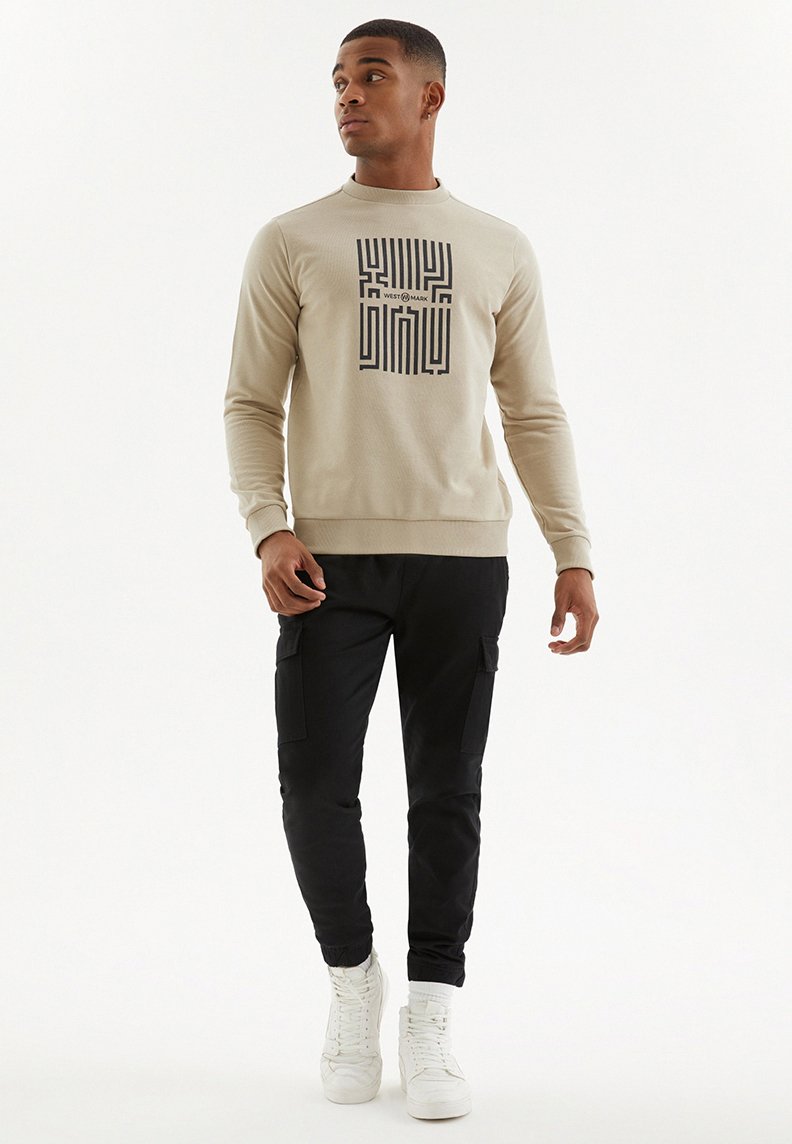 LABYRINTH SWEAT