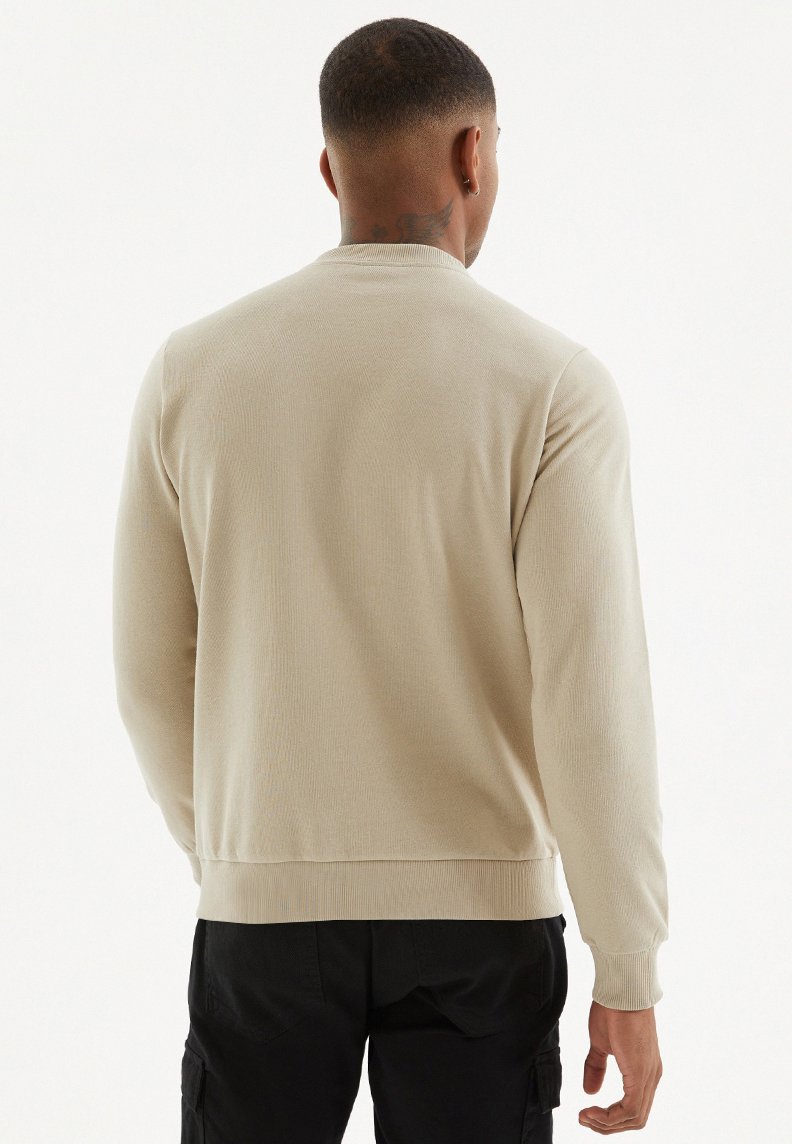 LABYRINTH SWEAT