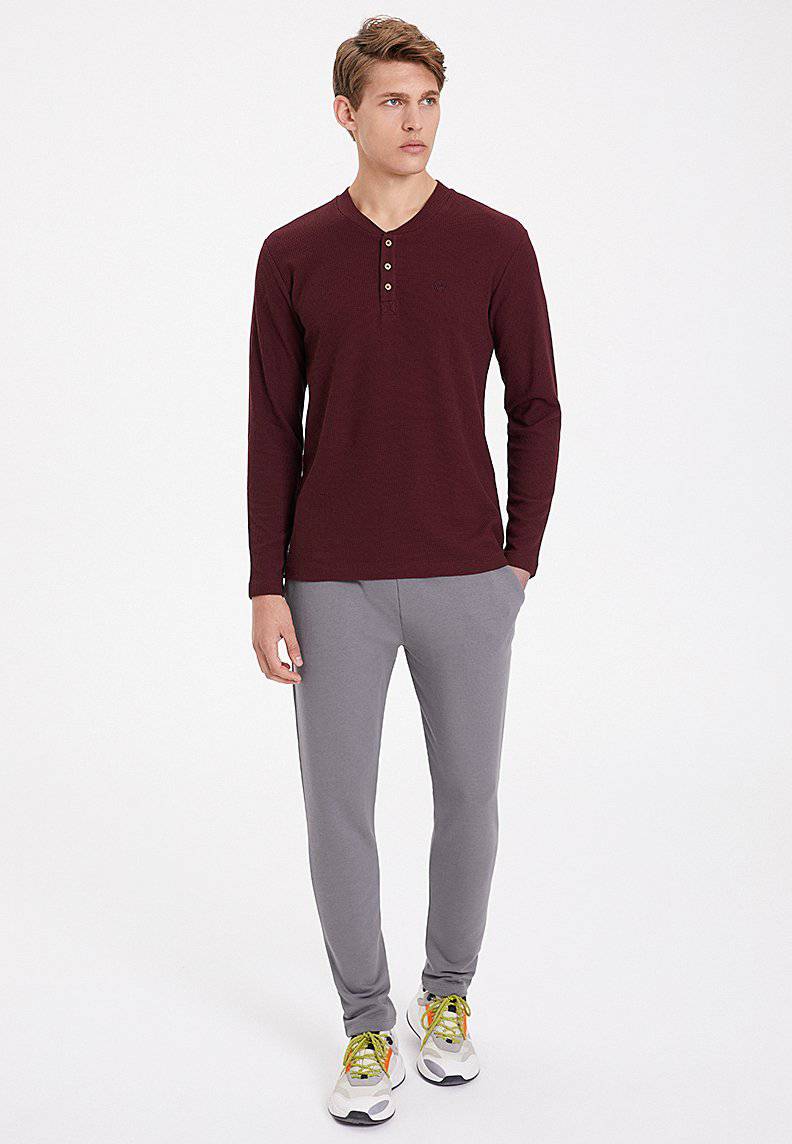 ESSENTIALS LONG SLEEVE HENLEY in Port Royale