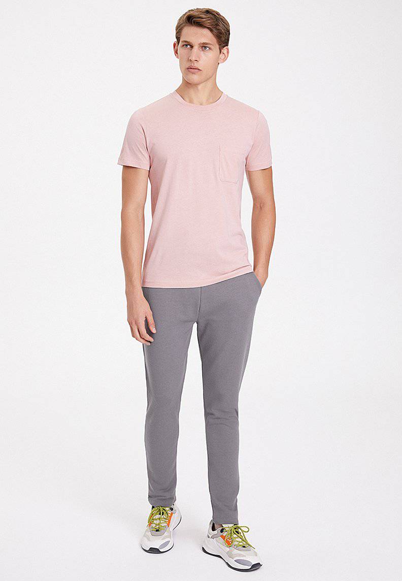 ESSENTIALS TEE W/POCKET in Misty Rose