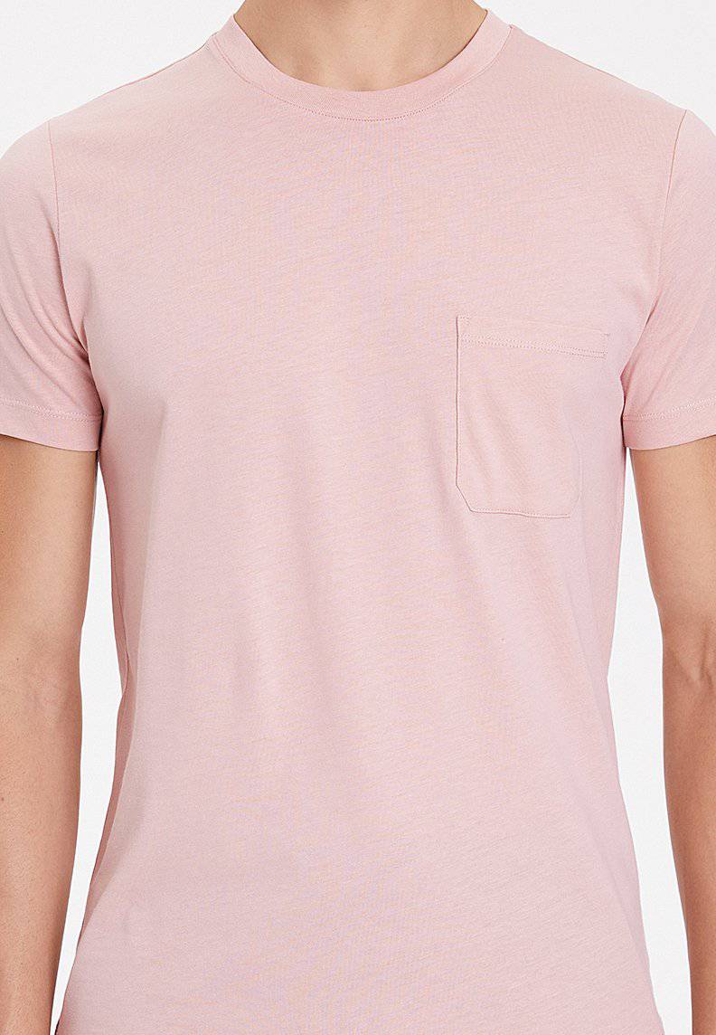 ESSENTIALS TEE W/POCKET in Misty Rose