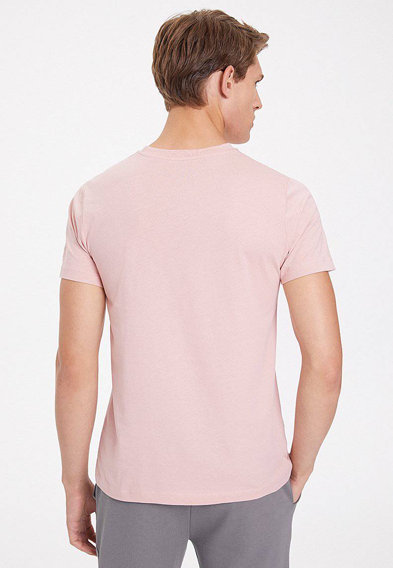 ESSENTIALS TEE W/POCKET in Misty Rose