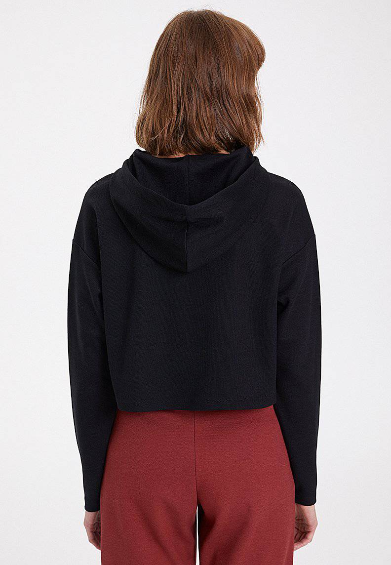 ESSENTIALS CROPPED HOODIE in Black