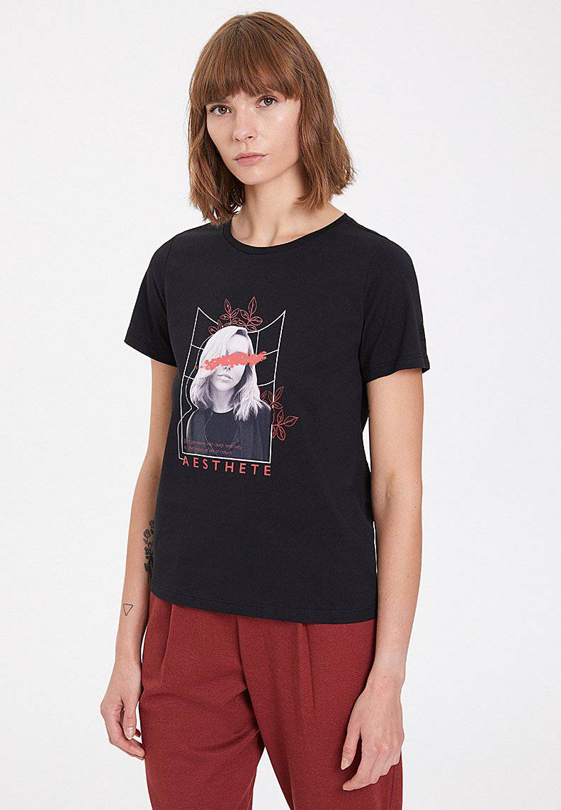 AESTHETE TEE